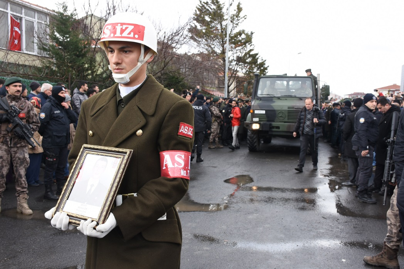 İdlib şehidi Uzman Onbaşı Birhan Er, son yolculuğuna uğurlandı