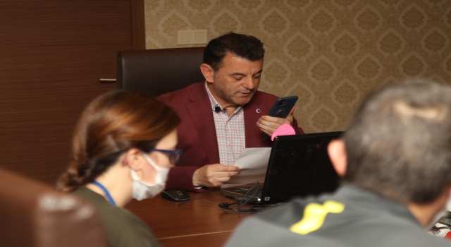 Kapaklı Belediye Başkanı Çetin, yaşlıların ihtiyaçlarını evlerine kadar götürüyor