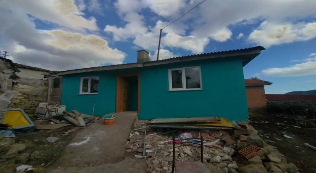 Süleymanpaşa Belediyesi ekipleri ihtiyaç sahibi ailelerin evlerinin tadilatını gerçekleştirdi