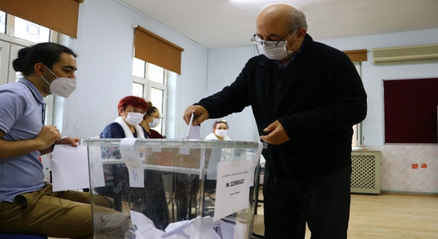 Trakya’da yaşayan çifte vatandaşlar Bulgaristan’daki genel seçimler için oylarını kullanmaya başladı