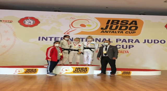 Trakya Üniversitesi judocuları Antalya’da gümüş ve bronz madalya kazandı