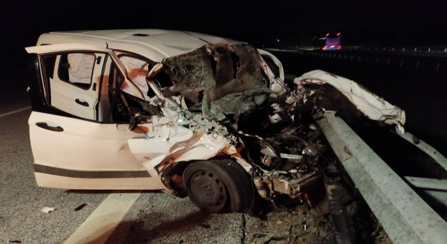 Kırklareli’nde tıra çarpan otomobilin sürücüsü öldü