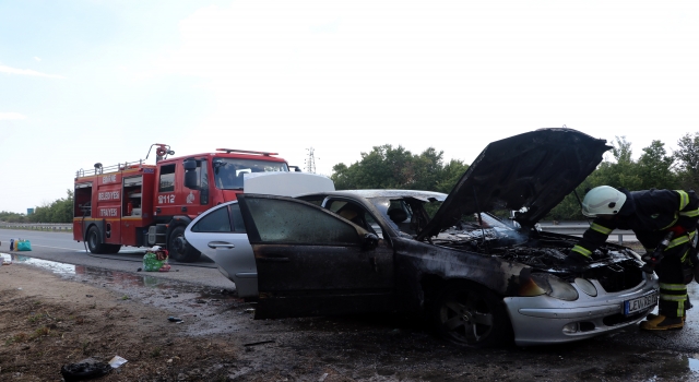 Edirne’de memleketine giden gurbetçinin otomobili tamamen yandı 