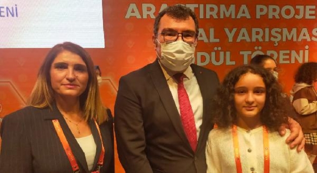 Dilem Aloğlu, kimya alanında Türkiye birincisi oldu
