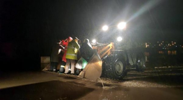 Uzunköprü’de sağanak; dereler taştı, yollar ulaşıma kapatıldı (3)