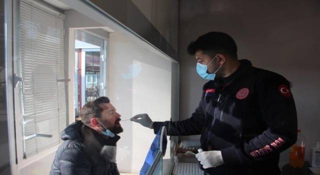 Bulgar turistler PCR testlerini Edirne’de yaptırıyor