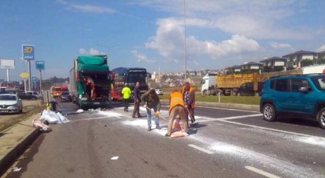 TIR, kırmızı ışıkta bekleyen araçlara çaptı: 1 yaralı