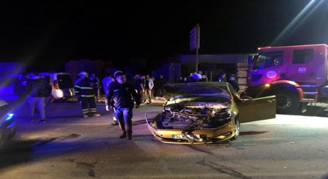 Tekirdağ’da otomobil ile hafif ticari araç çarpıştı: 8 yaralı
