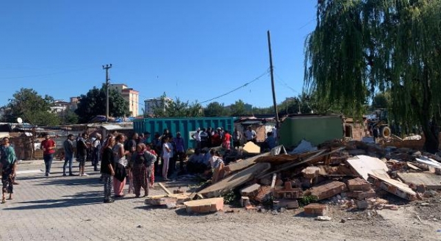 Çerkezköy’de kaçak yapıların yıkımına başlandı