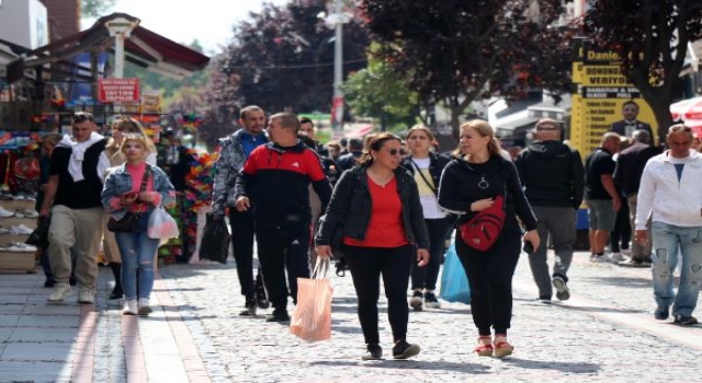 Bağımsızlık günü tatilini hafta sonu ile birleştiren Bulgarlar, Edirne’ye akın etti