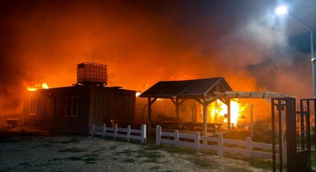 Tekirdağ’da çiftlikte yangın; 10 küçükbaş öldü, 10 ton buğday yandı