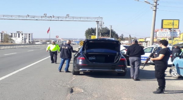 Keşan’da polis aranması olan 12 kişiyi yakaladı