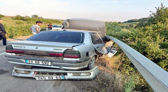 Malkara’da iki otomobil çarpıştı: 4 yaralı