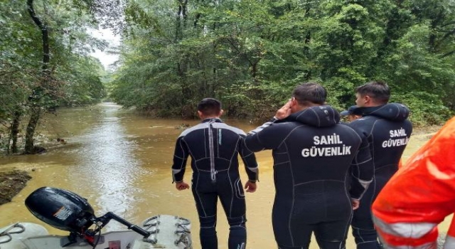 Kırklareli’de kuvvetli yağışta dereler taştı, yollar kapandı; 5 kayıp (2)