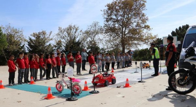 Jandarmadan öğrencilere mobil araçla trafik eğitimi