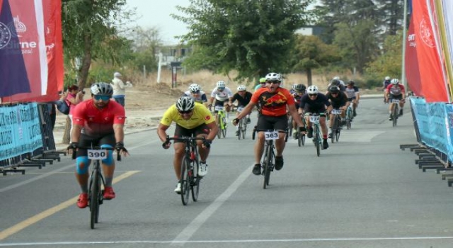 Edirne’de ’Cumhuriyet Kupası Bisiklet Yol Yarışı’ yapıldı