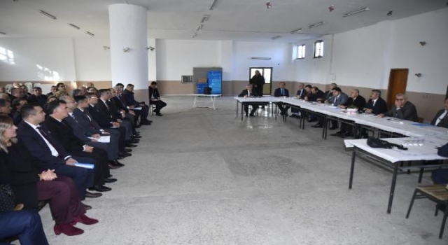 Edirne Valisi Sezer, Keşan’da muhtarlarla bir araya geldi