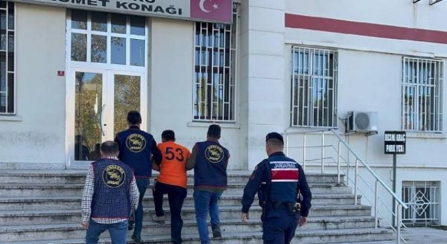 22 yıl hapis cezasıyla aranan hırsızlık şüphelisi yakalanarak, tutuklandı