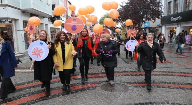 Edirne’de kadına şiddete karşı ’şiddetsiz adımlar’ yürüyüşü