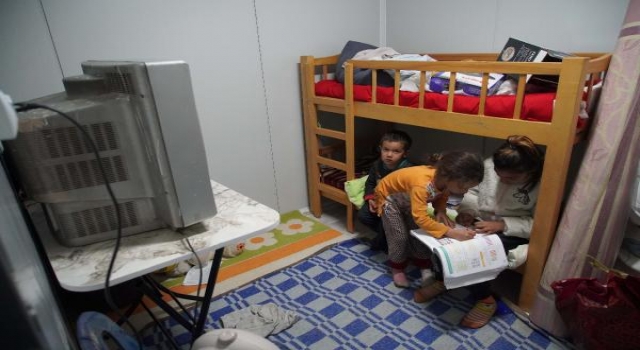 ’Göl Mahalle’de evleri su baskını tehdidi altındaki 21 aile konteynere yerleştirildi