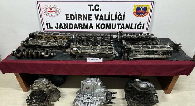 Edirne’de kaçak oto yedek parçası ele geçirildi