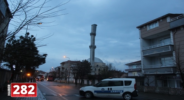 Tekirdağ'da şiddetli rüzgar nedeniyle cami minaresi zarar gördü