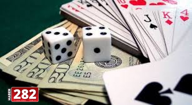 "Sosyal mesafe"yi ihlal ederek kumar oynayan 5 kişiye 19 bin 425 lira ceza