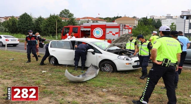 Tekirdağ'da minibüs ile otomobil çarpıştı: 1 ölü, 8 yaralı