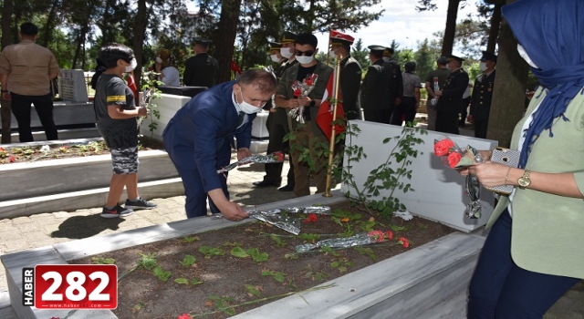 15 Temmuz Demokrasi ve Milli Birlik Günü dolayısıyla Çorlu Şehitliği'nde etkinlik düzenlendi.