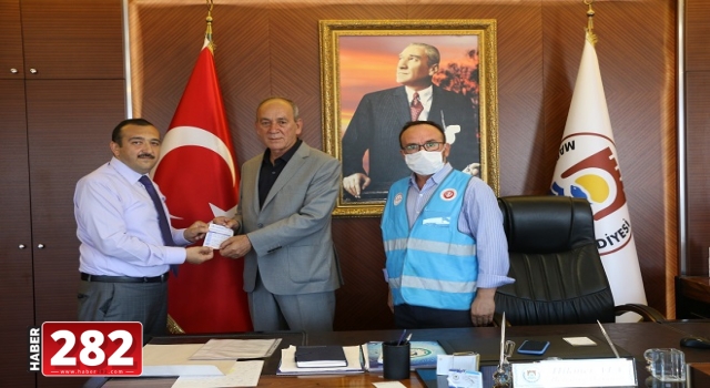 Başkan Ata, Türkiye Diyanet Vakfı’na Kurban Bağışında Bulundu