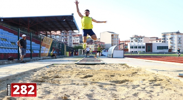 Batuhan Çakır'ın hedefi üç adım atlamada dünya şampiyonluğu