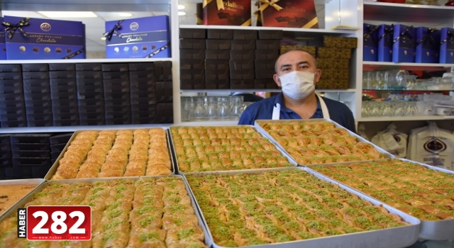 Hayrabolu'da tatlıcıların bayram yoğunluğu