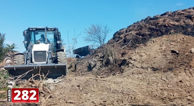 Hayrabolu’da çıkan bir yangında 3 bin saman balyası yandı