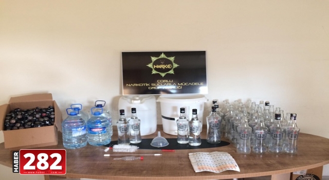 Tekirdağ'da kaçak içki imal edilen eve operasyon düzenlendi