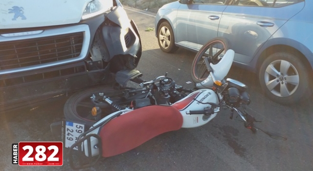 Tekirdağ'da sipariş götüren motosikletli kurye trafik kazasında yaralandı
