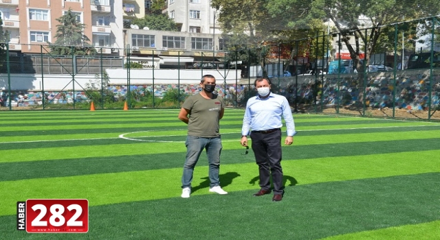 Başkan Yüksel Yavuz Mahallesi halı saha tesislerinde incelemede bulundu