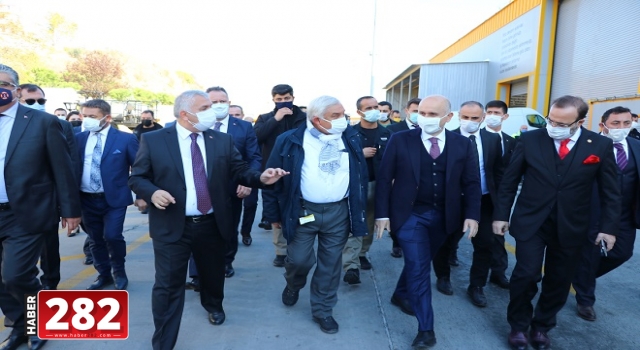 Ulaştırma ve Altyapı Bakanı Karaismailoğlu, Ulusal Deniz Emniyeti ve Acil Müdahale Merkezini ziyaret etti