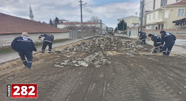 Ergene Belediyesi Deforme Olan Yolları Onarıyor