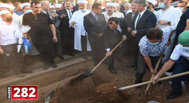 Başkan Yüksel Batı Trakya Türklerinin manevi önderi Ahmet Mete’nin cenazesine katıldı.