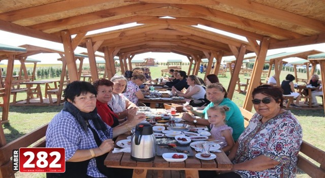 Ergene Belediyesi Kral Çilek Kafe’de Kahvaltı Servisi Başladı