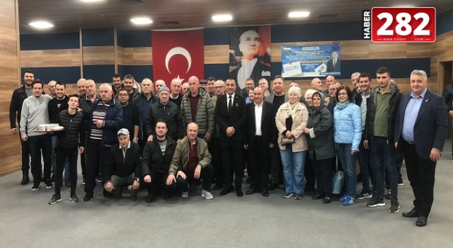 Soydaşlar Saray’da iftarda buluştu Saray’da yaşayan soydaşlar, Cumartesi günü Saray Atatürk Kültür Merkezi’nde düzenlenen iftar yemeğinde buluştu.