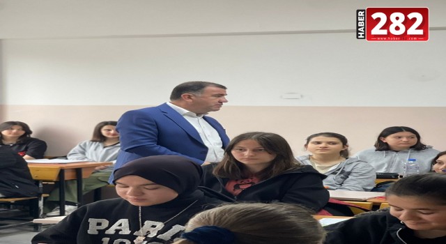KAYMAKAM ÖĞRENCİLERİN DERSLERİNE KATILDI!