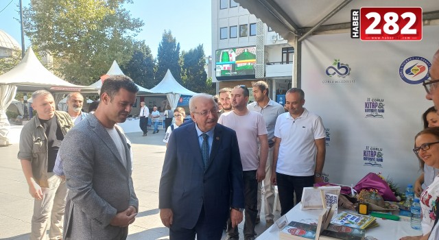 TEKİRDAĞ BÜYÜKŞEHİR BELEDİYE BAŞKANI KADİR ALBAYRAK ÇORLU KİTAP FUARINI ZİYARET ETTİ
