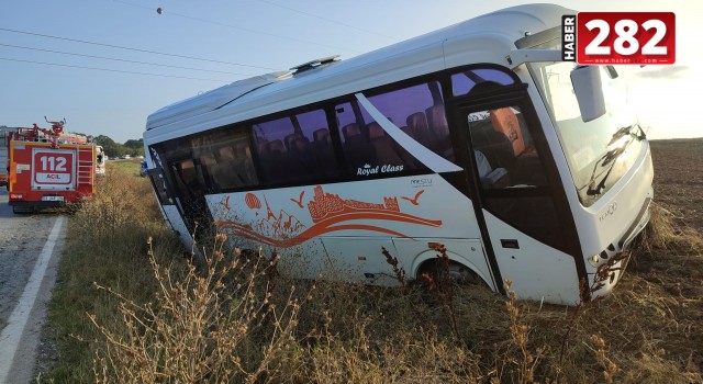 Tekirdağ'da servis minibüsü kaza yaptı: 3 yaralı