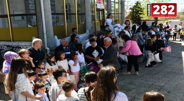 78 yıllık bayram geleneği, çocukları sevindirdi