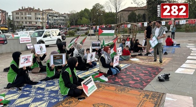 TEKİRDAĞ Gazze’ye yönelik abluka sessiz oturma eylemiyle protesto edildi