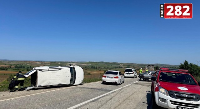 Malkara'da otomobil ile hafif ticari araç çarpıştı: 3 yaralı