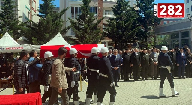 Yaşamını yitiren polis memuru törenle son yolculuğuna uğurlandı