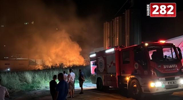 Tekirdağ’da fabrikalar bölgesinde trafo patladı, otluk yangını çıktı