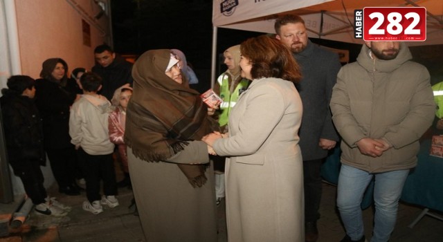 Ergene Belediye Başkanı Müge Yıldız Topak Hemşehrilerinin Berat Kandilini Kutladı